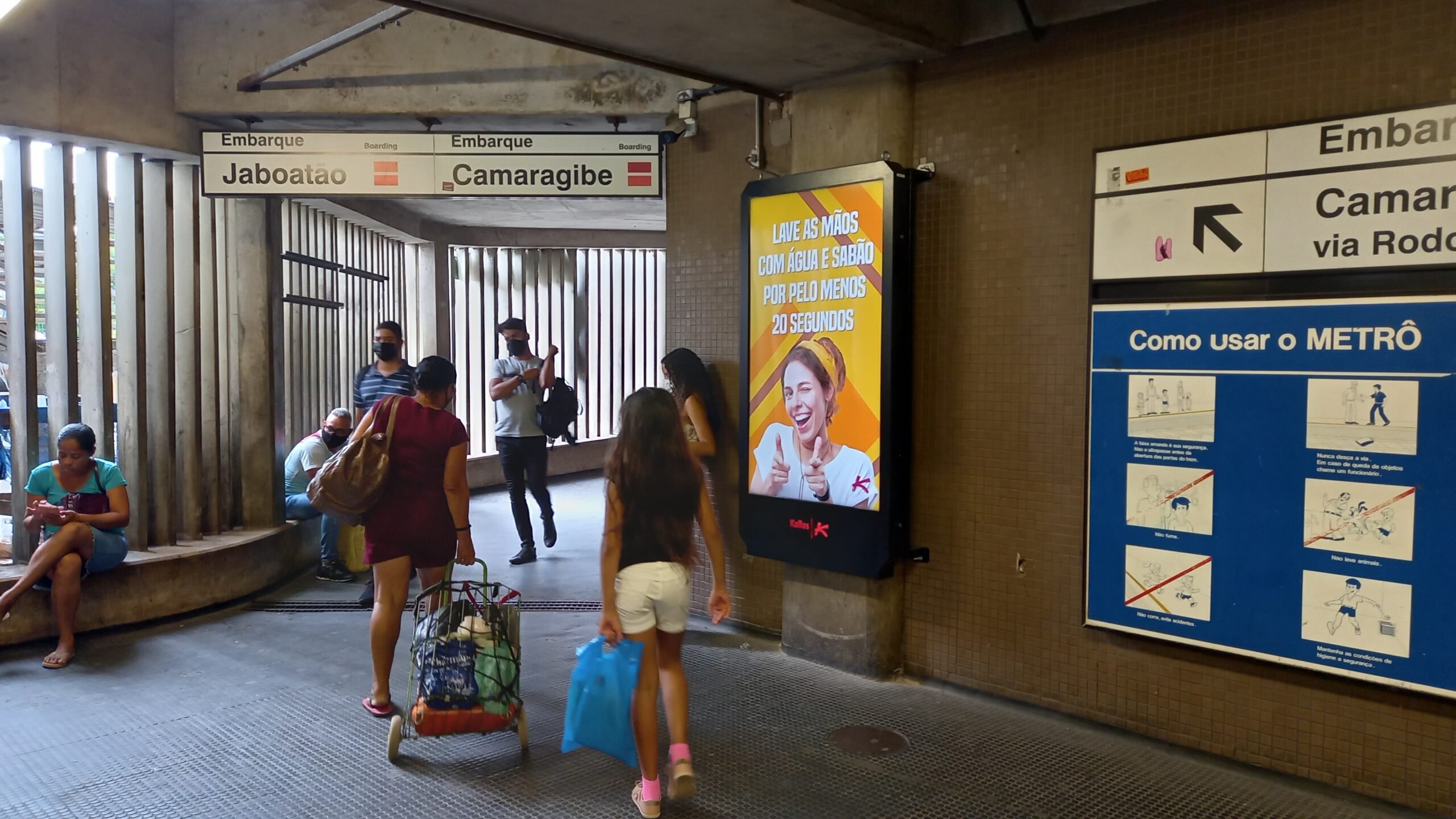 Metrô do Recife ganha espaços publicitários digitais
