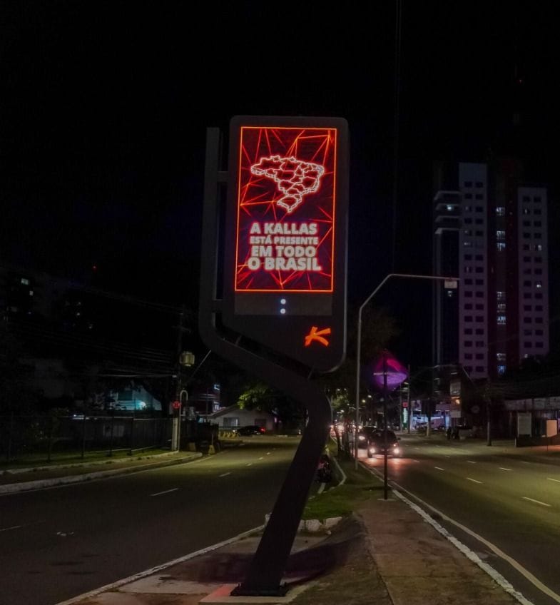 Kallas Mídia OOH inicia projeto de mobiliário urbano em Manaus